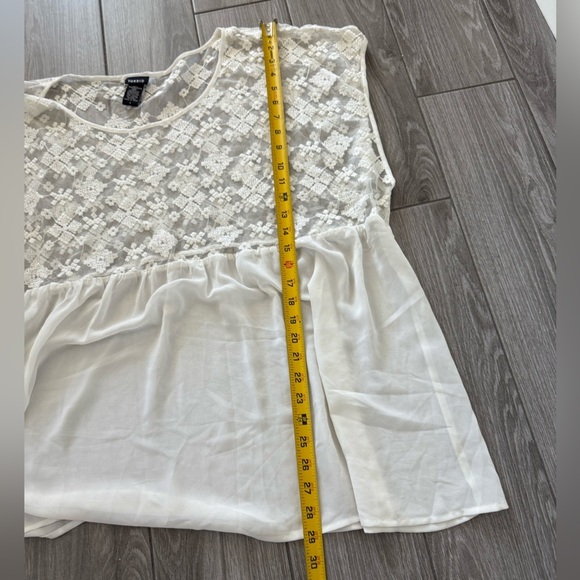 Torrid|White short sleeve Lace Overlay Top,size 4X•••plus size dressy blouse - Picture 9 of 9